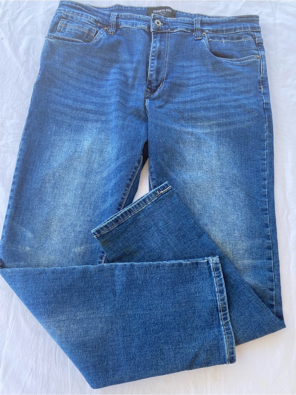 Kenneth Cole Relaxed Athletic fit jeans 38 x 30
